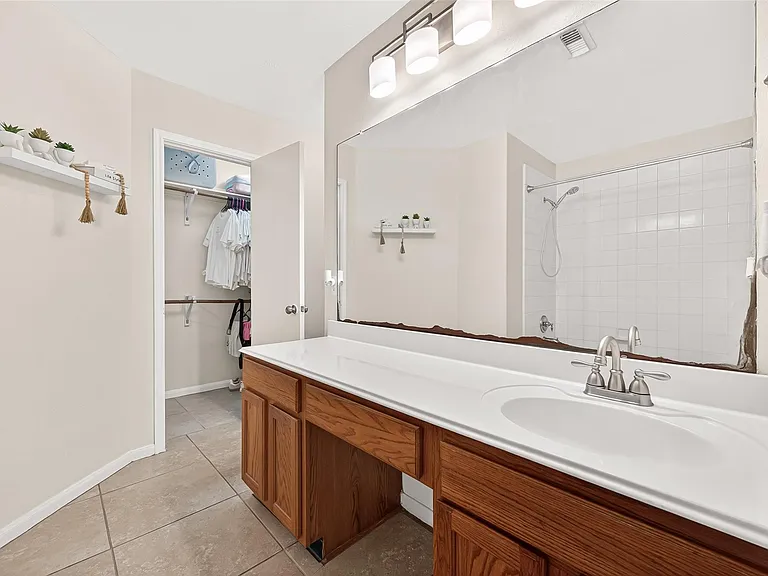 2510 Fox Water Dr — Photo 20