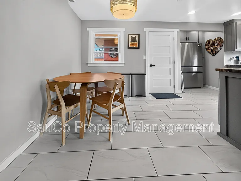 135 Lee St — Photo 6