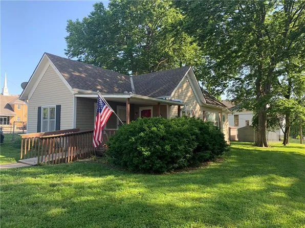 602 2nd St, Belton, MO 64012