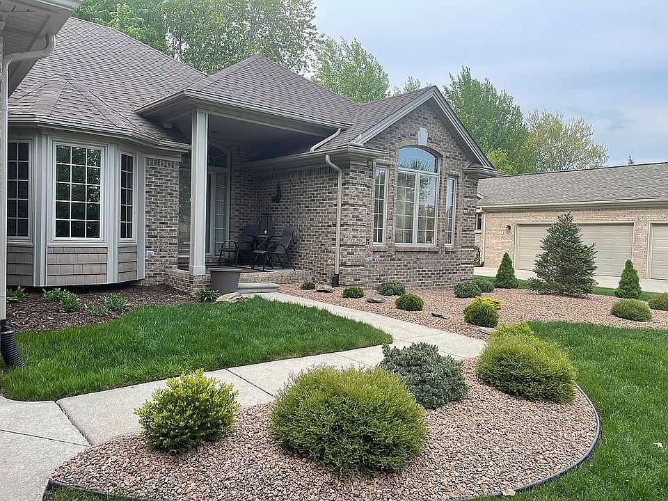 2nd image of 36491 Maple Leaf Dr