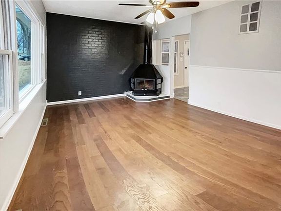 3rd image of 625 N 80th Pl