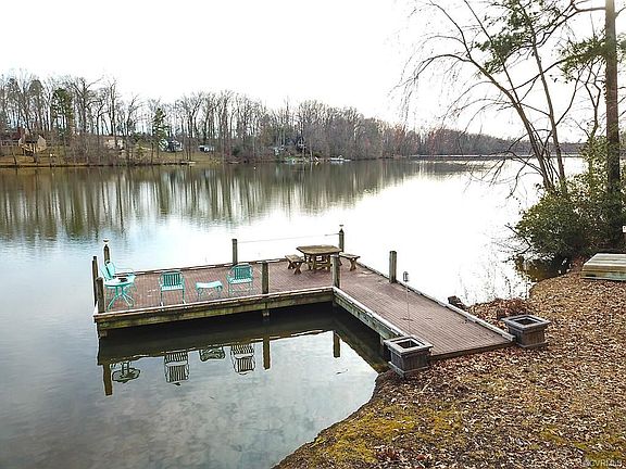 3rd image of 7258 Lakeshore Dr