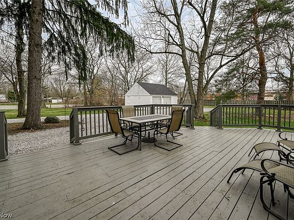 5th image of 374 N River Rd