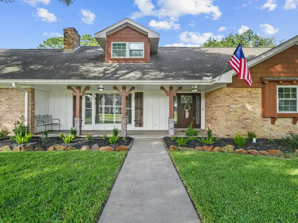 1801 McGinnis Dr, Pearland, TX 77581