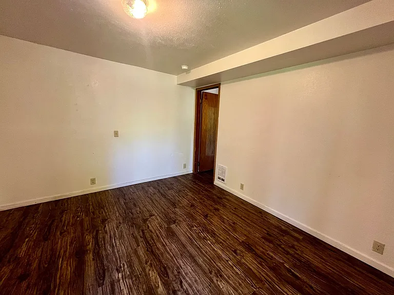 610-620 W Central Blvd — Photo 2
