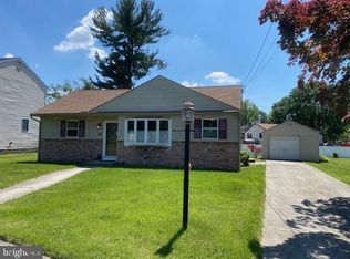 36 Gainor Ave, Maple Shade, NJ 08052