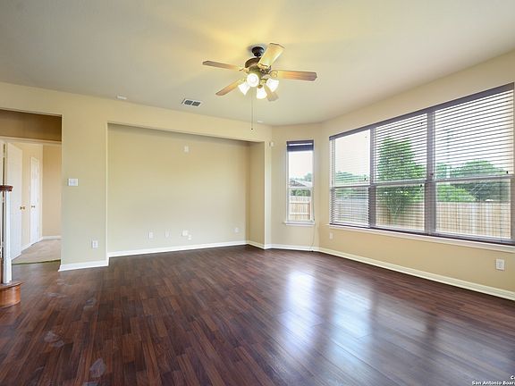 5th image of 266 ROYAL TROON DR