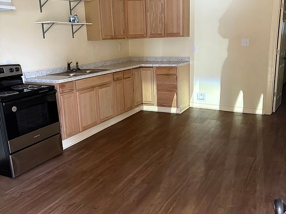 2nd image of 114 N Fowlkes St #104
