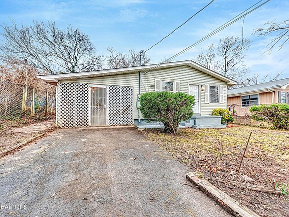 2nd image of 407 Richmond Ave