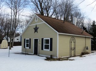 1741 Wright St, Marquette, MI 49855