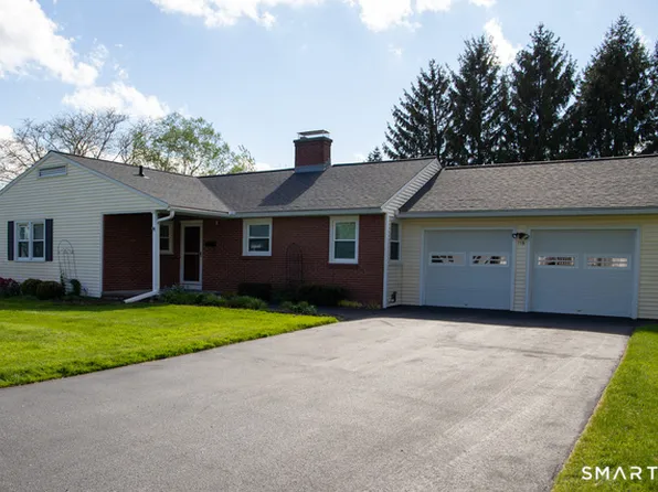 116 Fairlawn Dr, Torrington, CT 06790