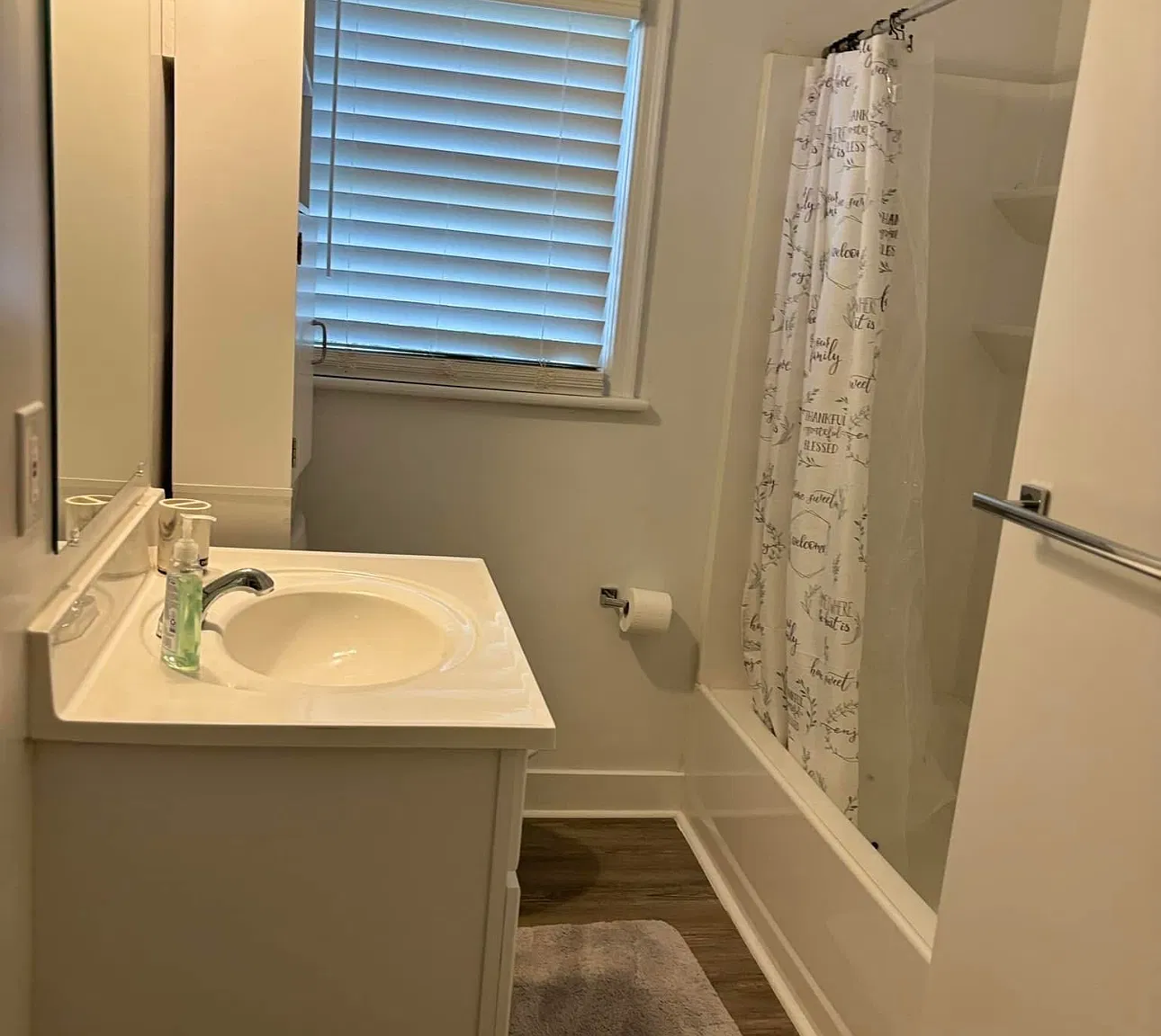 4 bed, 2.5 bath, 1500 sqft, $2,800 — Photo 1