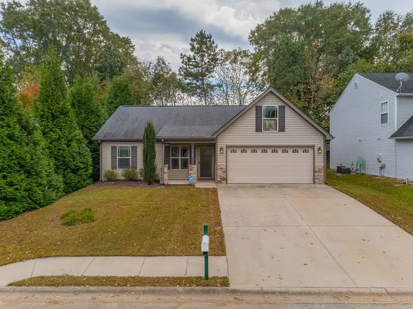 562 Chastine Dr, Spartanburg, SC 29301