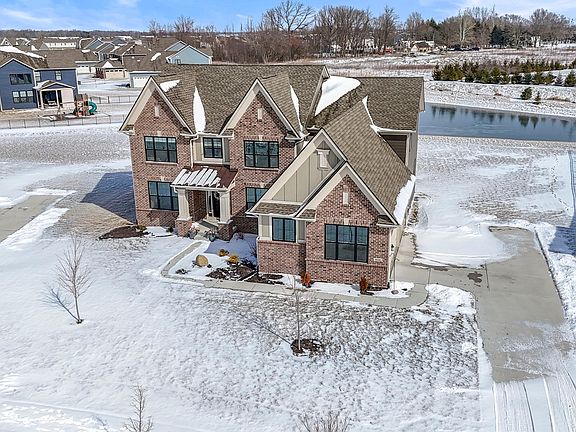3rd image of 16645 Carlton Ct