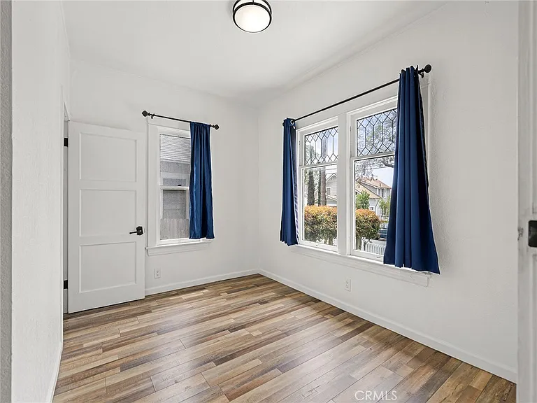 757 N Loma Vista Dr — Photo 4