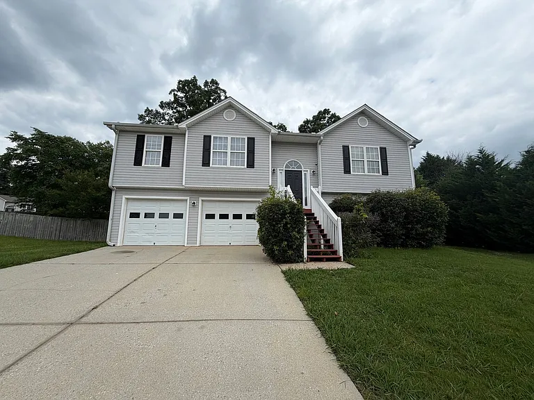 1613 Fort Perry Way — Photo 1