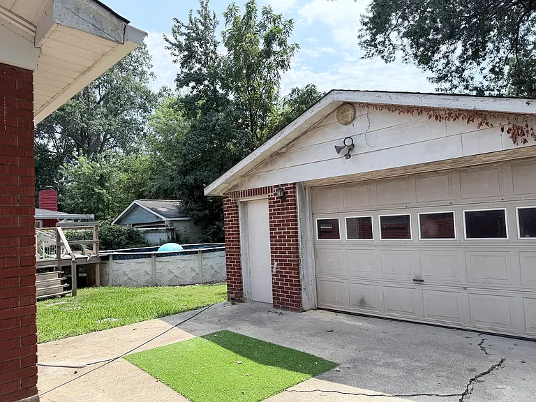 3206 Patricia Dr — Photo 5