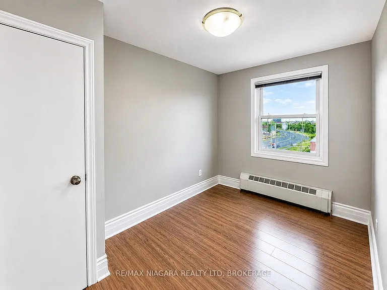 139 Westchester Cres #15 — Photo 6