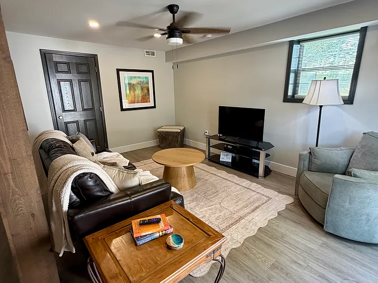 5913 New Beaver Creek Dr #2 — Photo 3