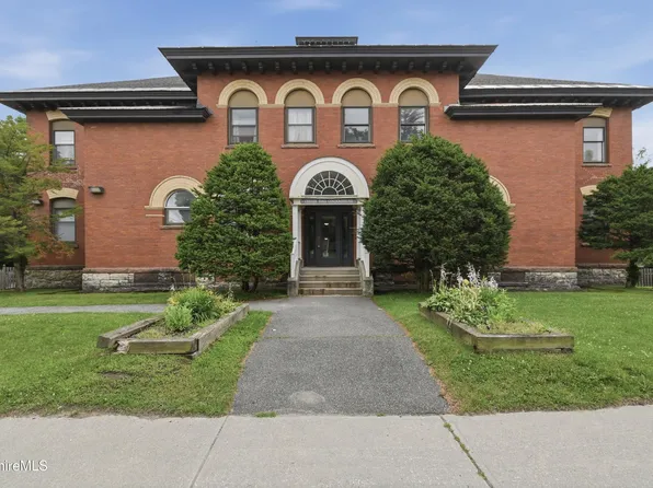 60 North St APT 16, Dalton, MA 01226