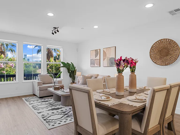 1469 W San Carlos St — Photo 11