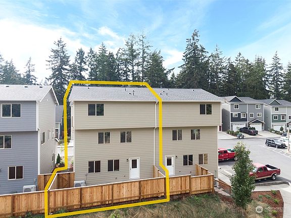 4th image of 3724 NW Mountaire Way
