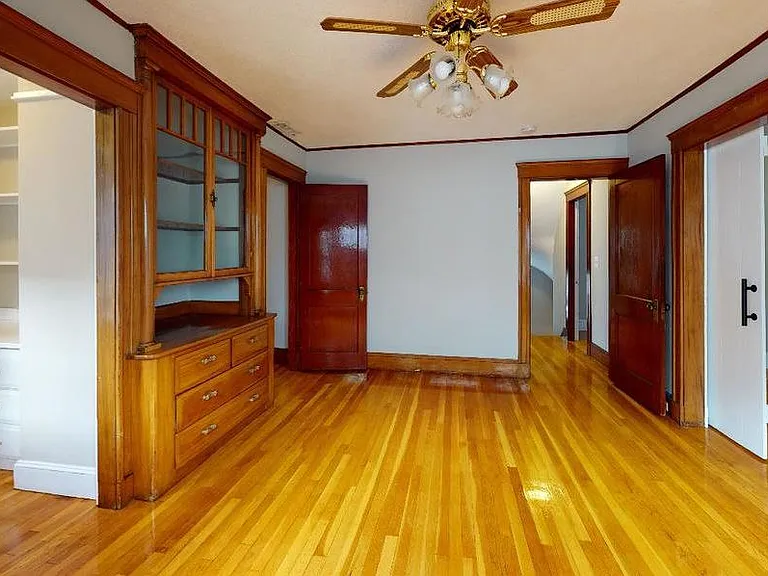 74 Harlow St — Photo 3