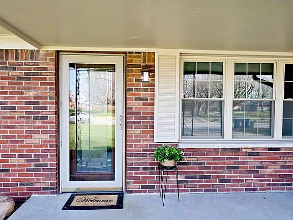5th image of 7423 Shamrock Dr