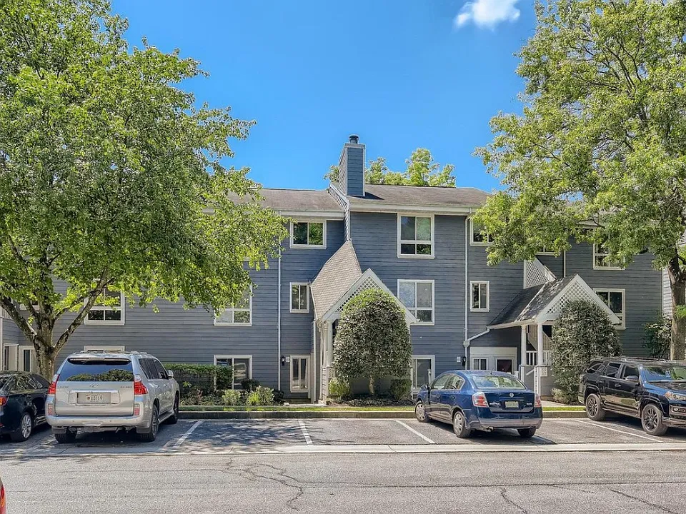 51 Greenwich Pl #51