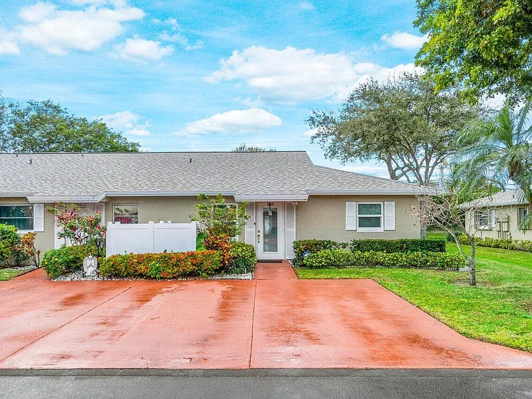 18855 Candlewick Dr — Photo 2