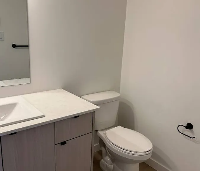 331 Hospital St — Photo 17