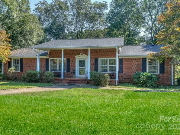 211 W Main St, Cleveland, NC 27013