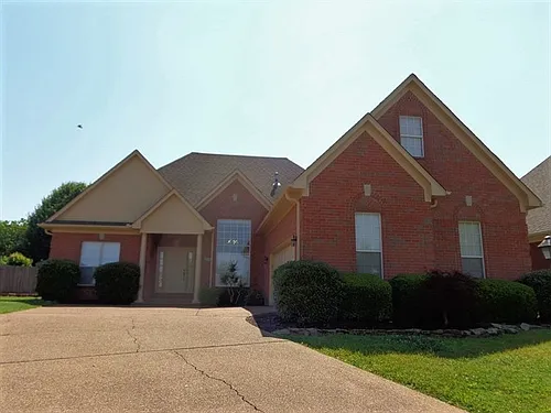4528 Brighton Cir Photo 1