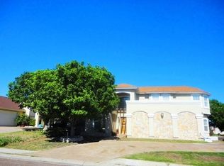 101 Redford Dr, Laredo, TX 78045