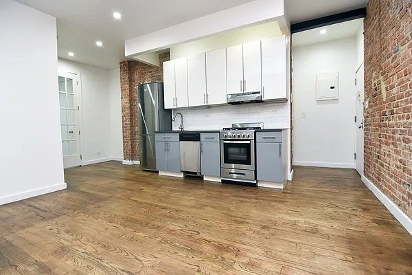 Rented by Bohemia Realty Group | media 8