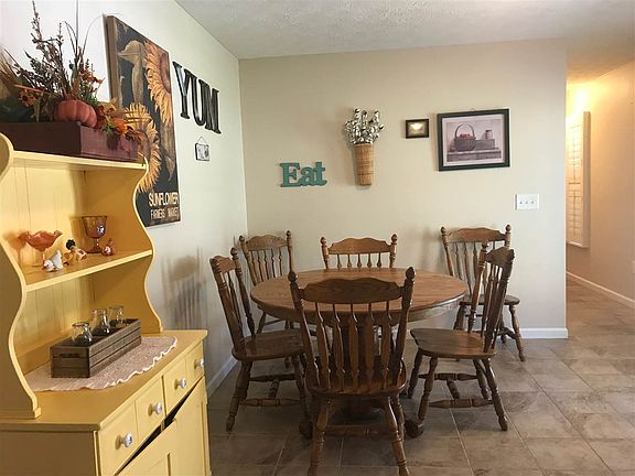 5th image of 1083 Clearview Dr
