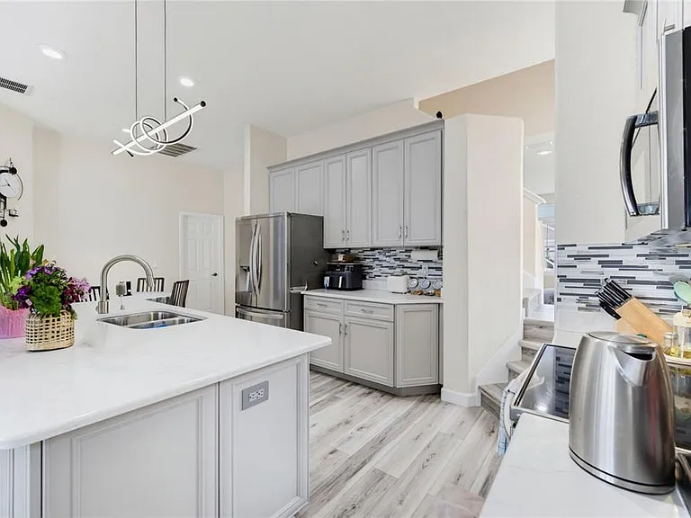 431 Vizcay Way — Photo 13