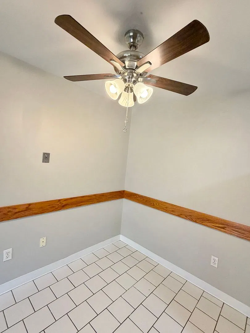 7231 Boleyn — Photo 3