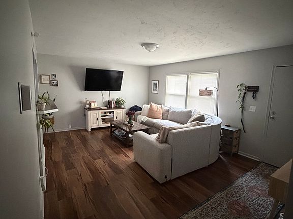 5th image of 7359 La Vista Dr
