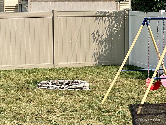 5th image of 459 Mumford Dr