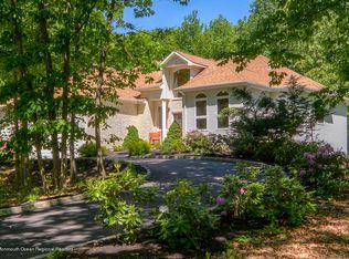 22 Deer Run Dr, Millstone Township, NJ 08510