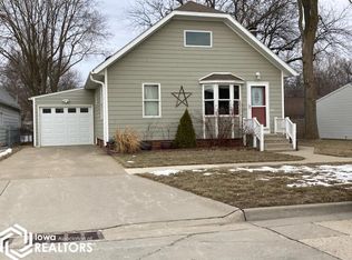 214 W 14th St, Carroll, IA 51401