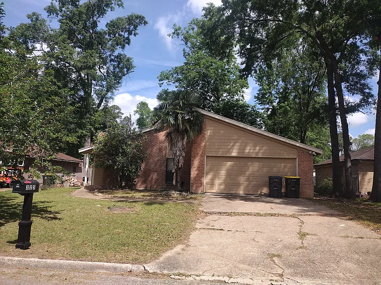 325 Bois D Arc Dr — Photo 2