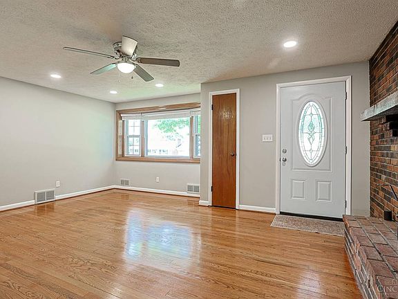 5th image of 553 Old Orchard Dr