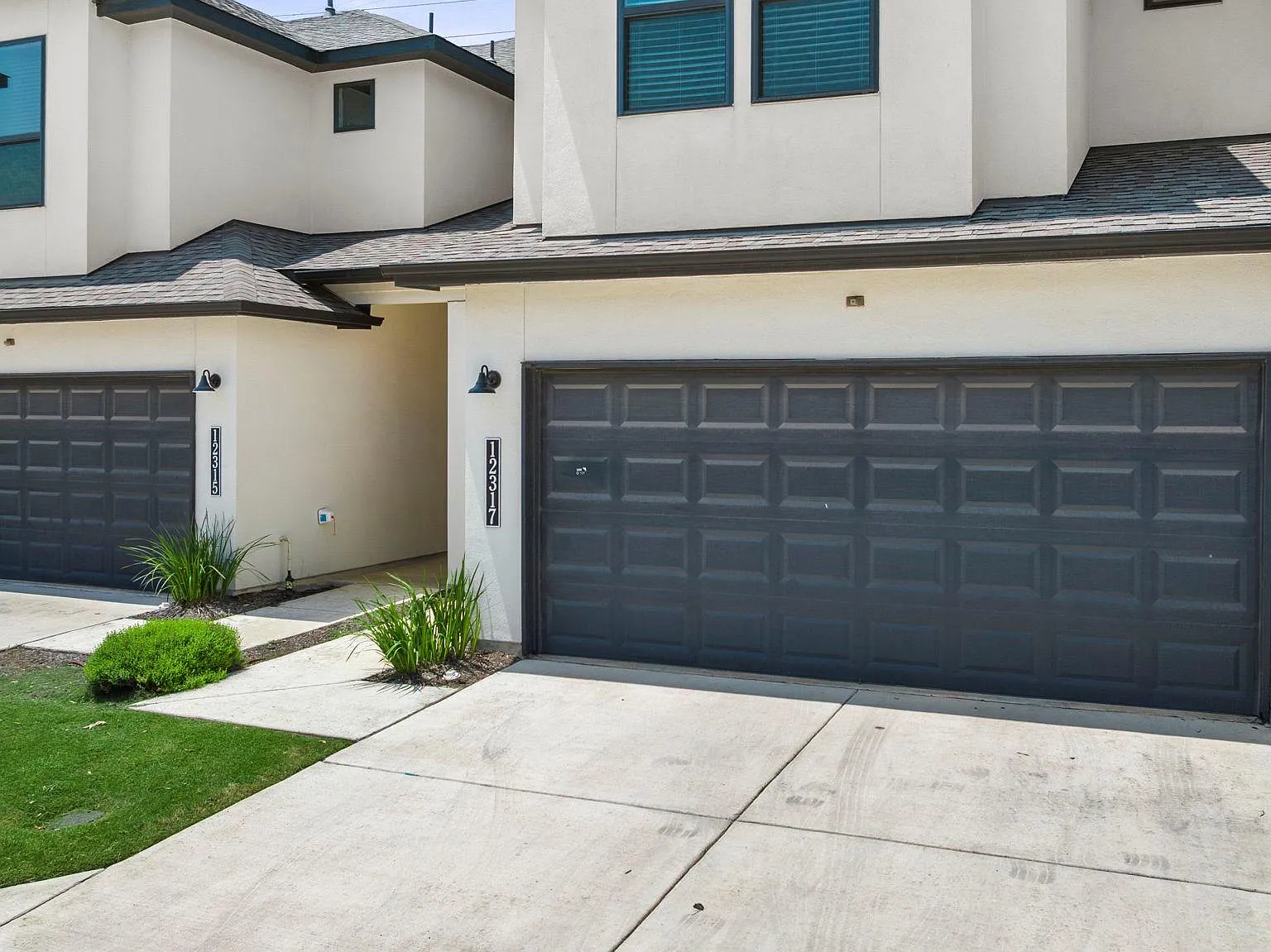 3 bed, 2.5 bath, 1799 sqft, $2,250 — Photo 3