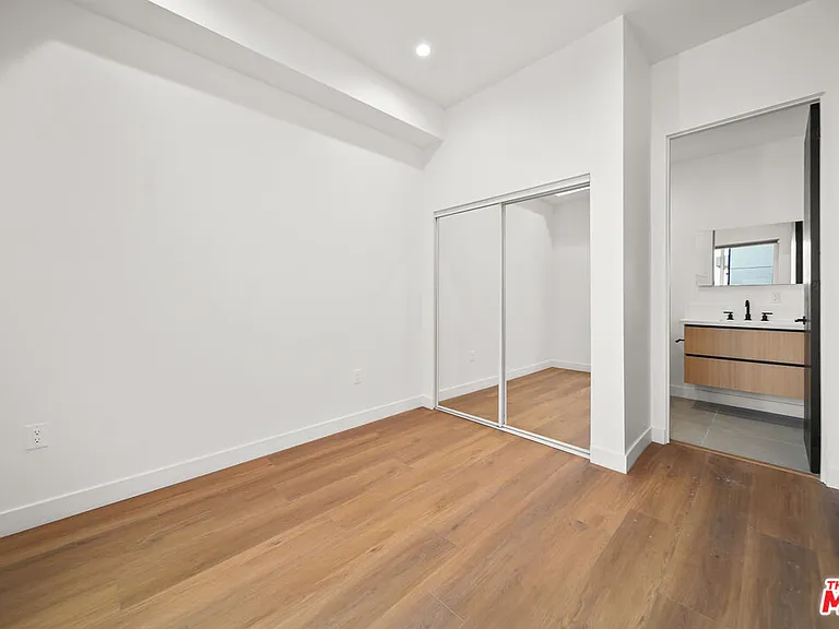 1907 S Corning St #1 — Photo 35