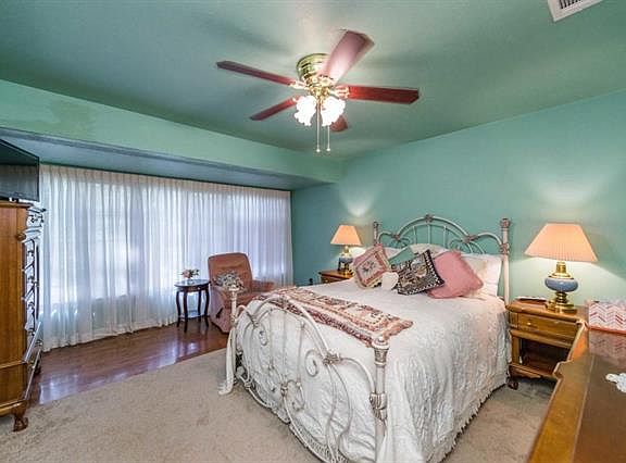 2nd image of 2804 Blackwood Dr