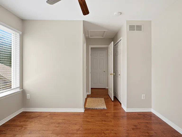 4421 Honeysuckle Dr — Photo 31