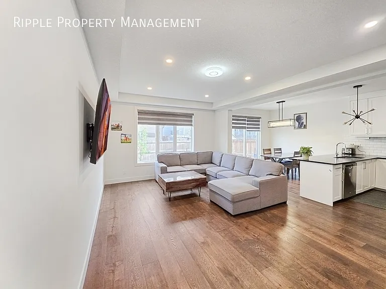 167 Windbrook Mnr SW #UPPER — Photo 11