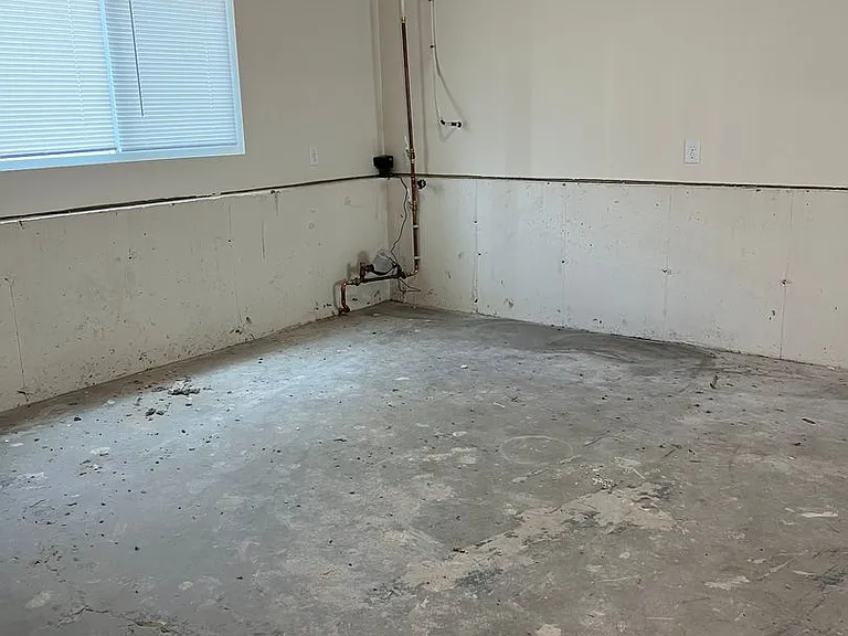 476 London Ct — Photo 26